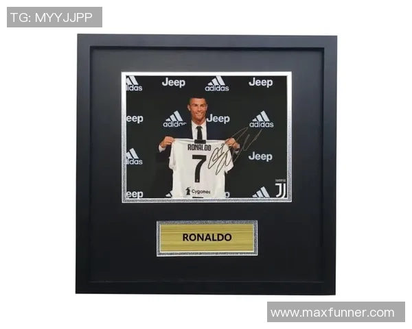 足球明星签名球衣挂画的魅力与收藏价值探讨